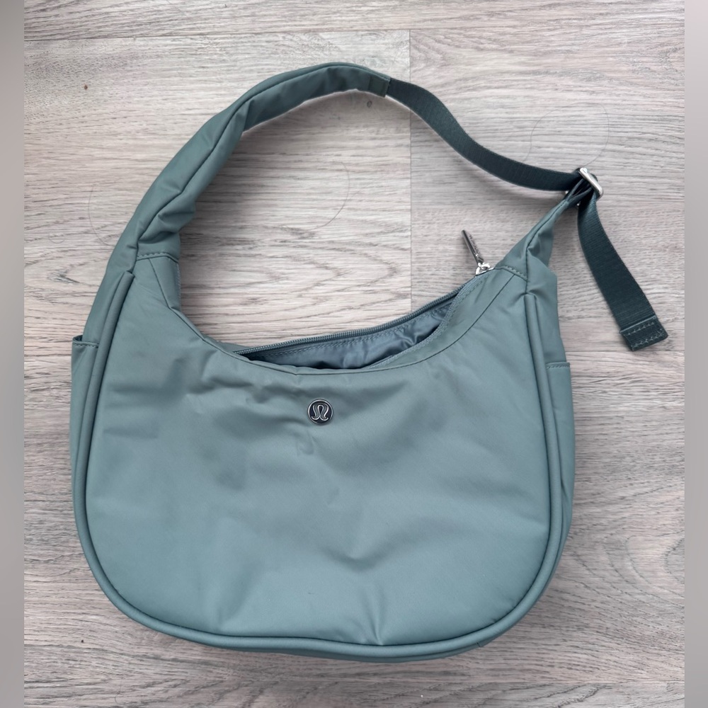 Lululemon City Essentials 4L